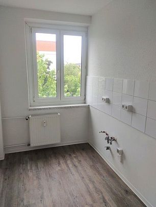 Schöne 2-Zimmer-Wohnug mit Balkon ab sofort anmietbar! - Photo 1