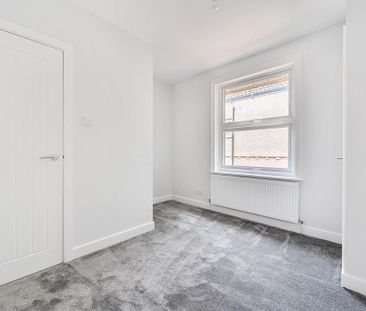 4 bedroom detached house to rent - Photo 5