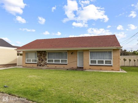 Charming Neat & Tidy Solid Brick Home - Photo 3