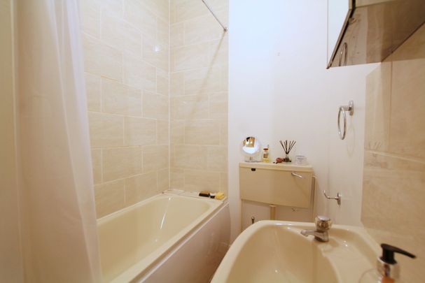 0 Bedroom Studio, Latimer Road, Wimbledon - Photo 1