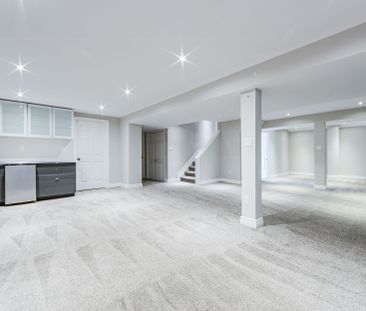 For Lease - 1020 Roxborough Drive, Oakville, Ontario - Photo 3