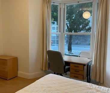 8 bedroom terraced house to rent - Photo 3