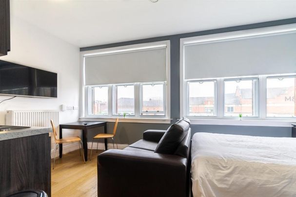 Studio to rent - Photo 1