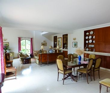 4-bed villa w/ pool near Estoril Golf - Photo 3