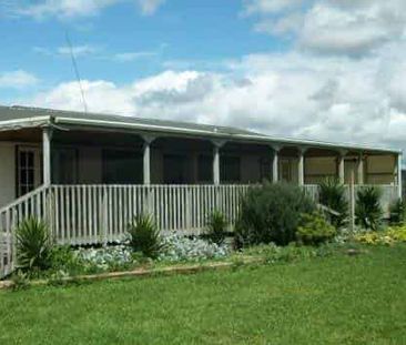 A Little Country - Photo 3