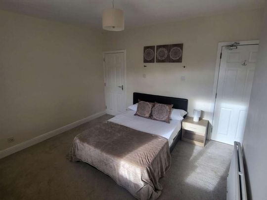 4 bedroom house of multiple occupation to rent - Photo 1