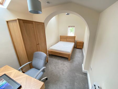 4 Bed Student Accommodation - Photo 2