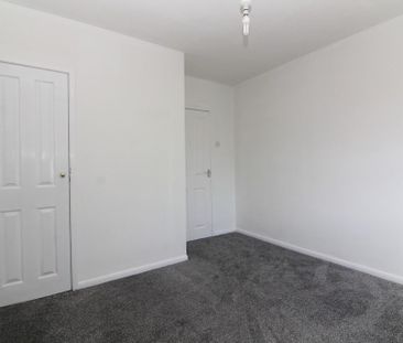 2 bedroom semi-detached house to rent - Photo 4