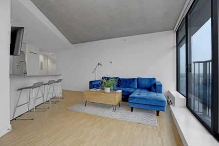 West Cordova Street - Photo 2