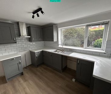 2 bedroom semi-detached house to rent - Photo 6