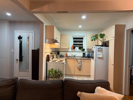 For Lease - 158 Millwood Road Unit# 2nd Floor, Toronto, Ontario - Photo 2