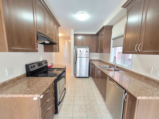 For Lease - 10 Blue Grouse Road, Vaughan, Ontario - Photo 1