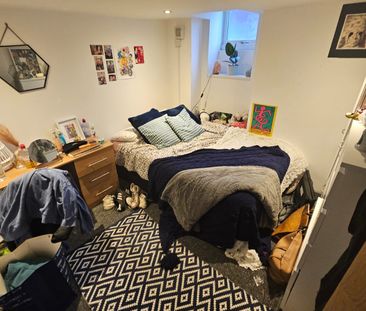 5 Bed - 82 Harold Terrace, Hyde Park, Leeds - LS6 1LD - Student - Photo 3