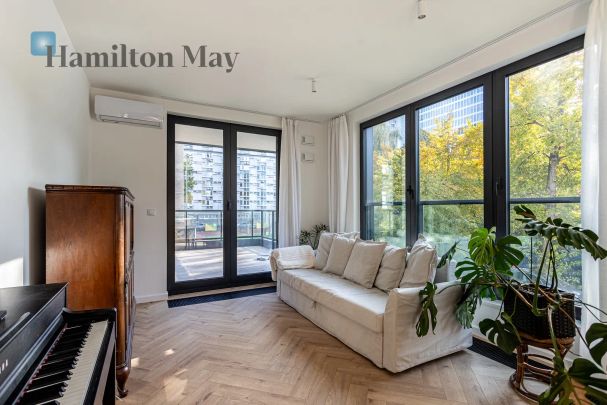 Trzypokojowe mieszkanie w nowoczesnym, prestiżowym budynku w sercu Warszawy - Photo 1