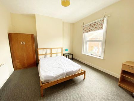 5 bedroom terraced house to rent - Photo 2