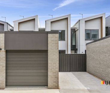 Townhouse In Central Location - Photo 5