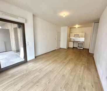 Location Appartement 3 pièces 66m² BORDEAUX 33800 - Photo 4