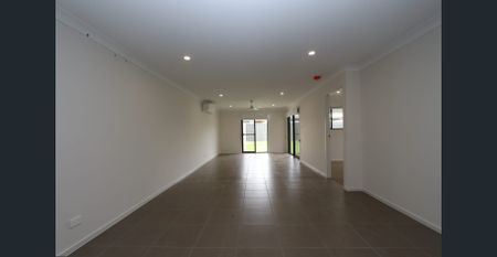 LOW MAINTENANCE LIVING! - Photo 3