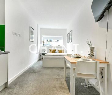 Studio to rent - Photo 2