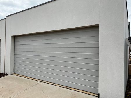 Splendid 3Br Townhouse in Thornhill Park! - Photo 2