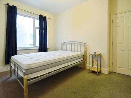 House share to rent on - Photo 3