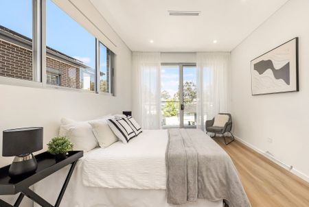 Brand New Ultra Modern Duplex with High-End Finishes in a Convenient Location!! - Photo 5