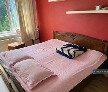 4 bedroom terraced house to rent - Photo 4