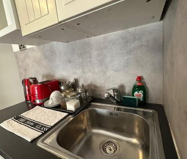 Top floor Craven Street, WC2N, London - Photo 5