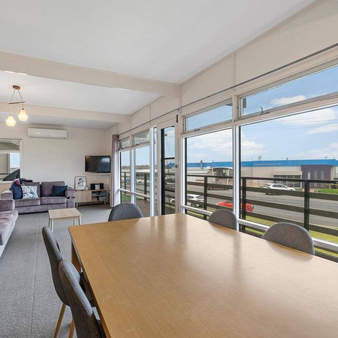 Fabulous river front location! - Photo 1