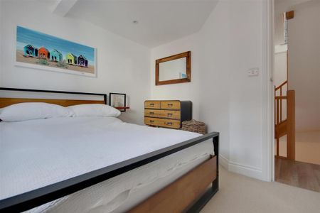 2 bedroom townhouse to rent - Photo 3