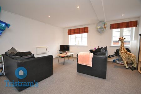 3 bed Apartment for Rent - Photo 5