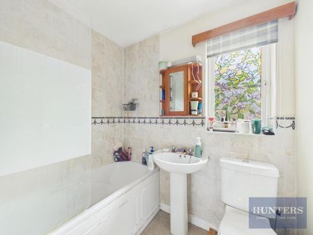 3 bedroom end of terrace house to rent - Photo 3