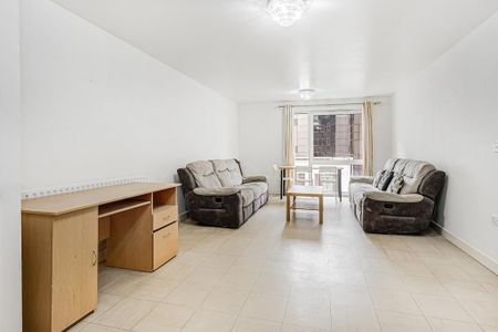 3 bedroom flat to rent - Photo 3