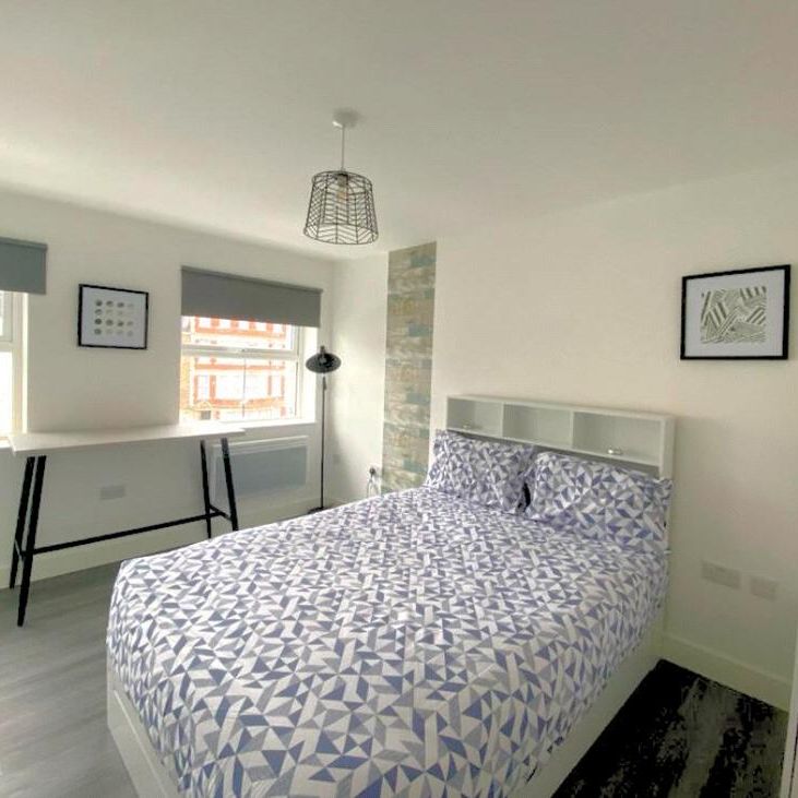 Studio to rent - Photo 1