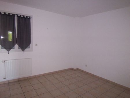 Maison/Villa À Louer 4 Pièces , 94 M² - Photo 3