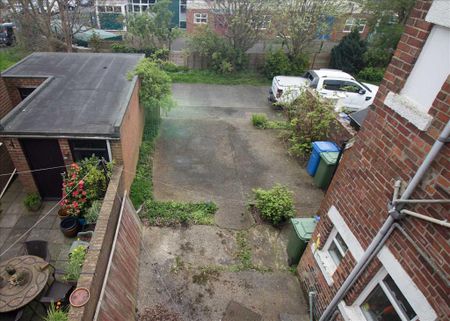 2 bedroom flat to rent - Photo 5