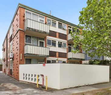 One-Bedroom Apartment in the Heart of Windsor - Photo 5
