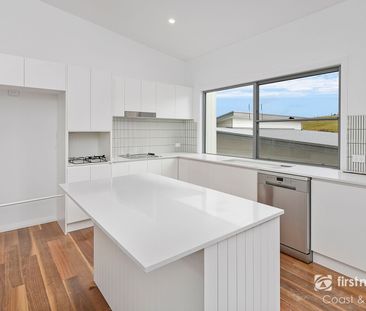 Near-New Townhouse in Prime Location - Photo 5