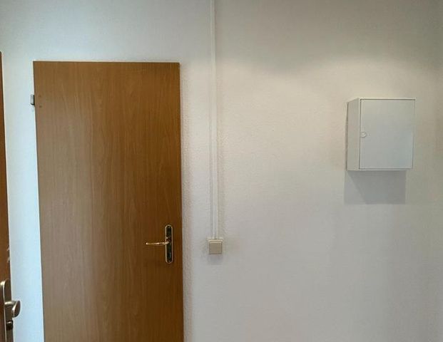 URBAN & RUHIG - 3 Zimmer-Wohnung mit moderner EBK & Balkon - Photo 1