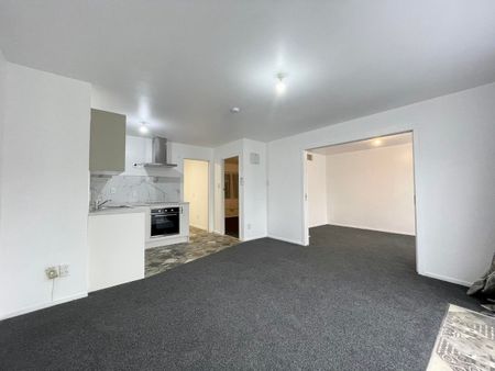 Cute on Carrington - Photo 2