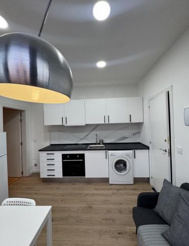 Piso de alquiler en Calle de Hoces de la Hermida, 17, Aravaca - Photo 2