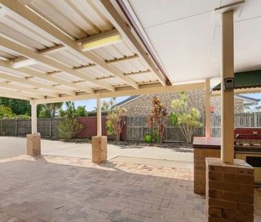 Spacious 3 Bedroom Home 2 Bathroom, 3 Car - Photo 3