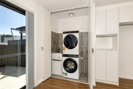 Modern Two Bedroom House - Photo 4