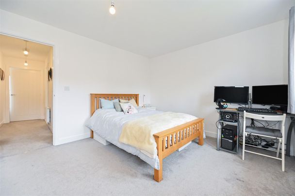 Squires Grove, Eastergate, PO20 3AY - Photo 1