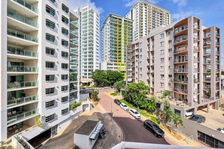 INNER CITY FURNISHED APARTMENT - Photo 2