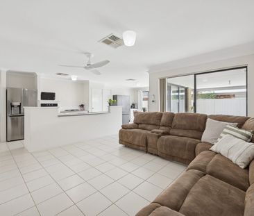 Stunning & Spacious Family Home in Prime Lakelands Location - Photo 3