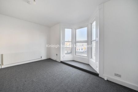 4 bedroom flat to rent - Photo 3