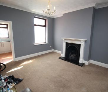 3 bedroom end of terrace house to rent - Photo 2