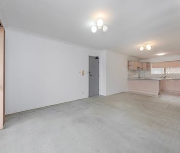 Spacious 2 Bed, 2 Bath Unit in a Prime Lifestyle Location - Photo 1