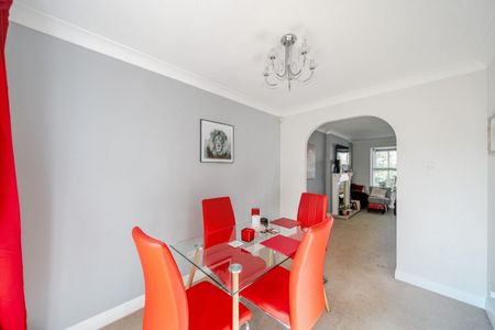 3 bedroom House To Let Total Size: 948 SQ FT - Photo 5